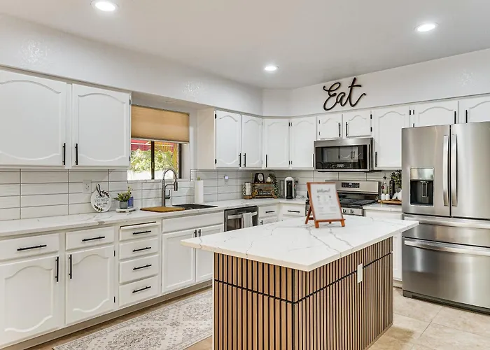 7 Mi To Sabino Canyon: Poolside Oasis W/ Mtn Views