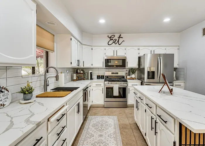 7 Mi To Sabino Canyon: Poolside Oasis W/ Mtn Views