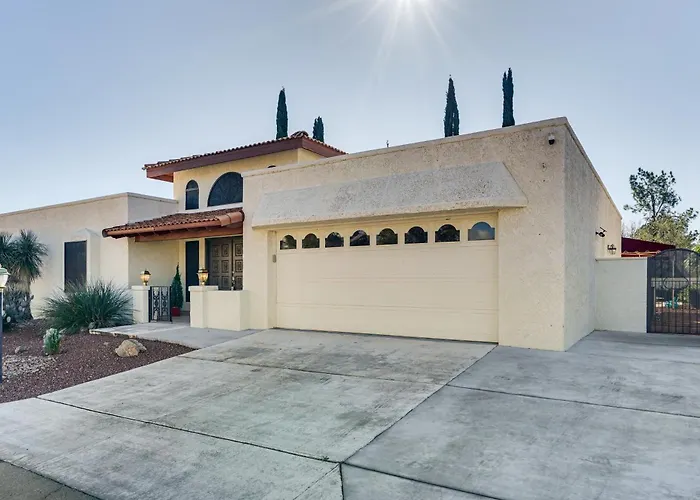 7 Mi To Sabino Canyon: Poolside Oasis W/ Mtn Views Holiday home *